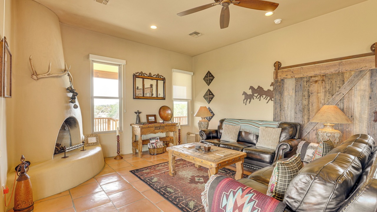 Photo of Livingroom in Rio Verde Foothills