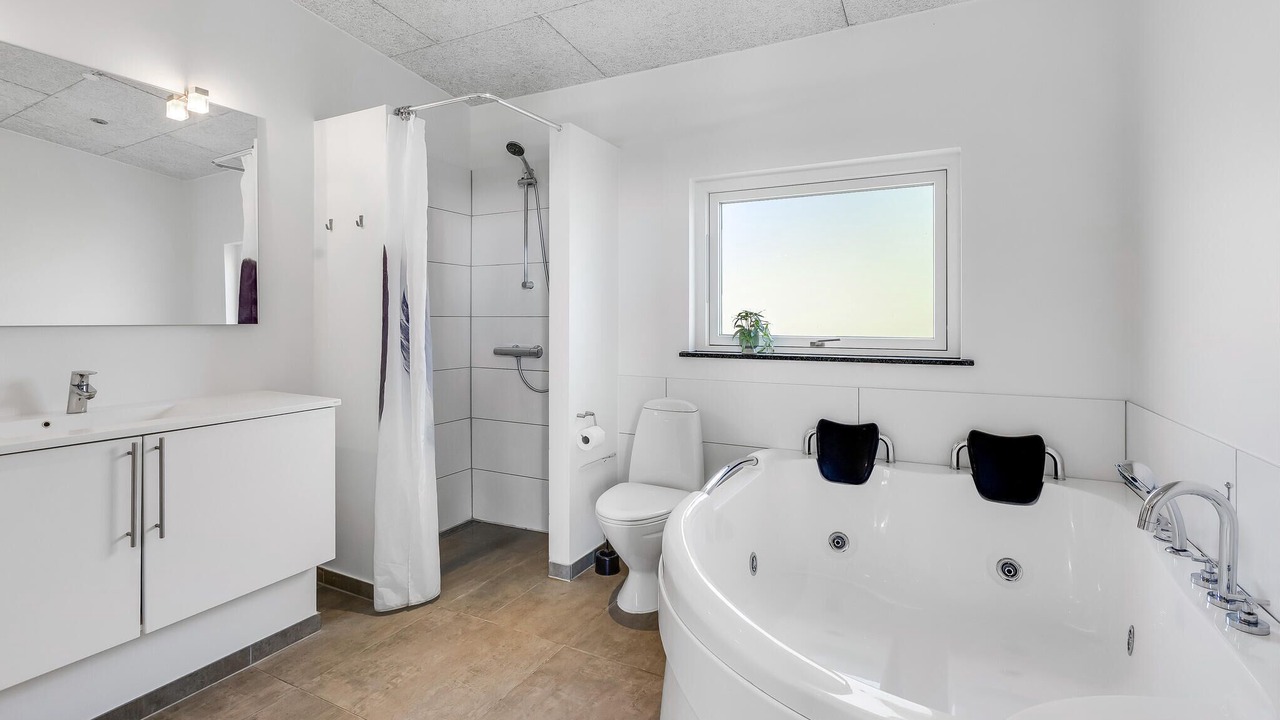 Photo of Bathroom in Fynshav