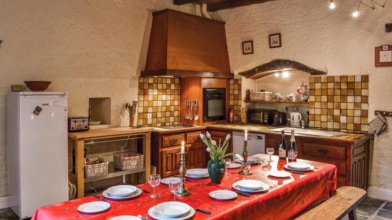 Photo of Others in Taule