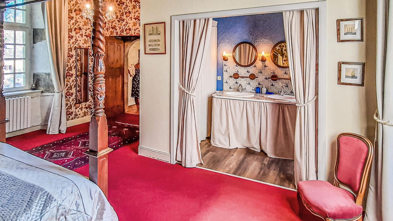 Photo of Others in Taule