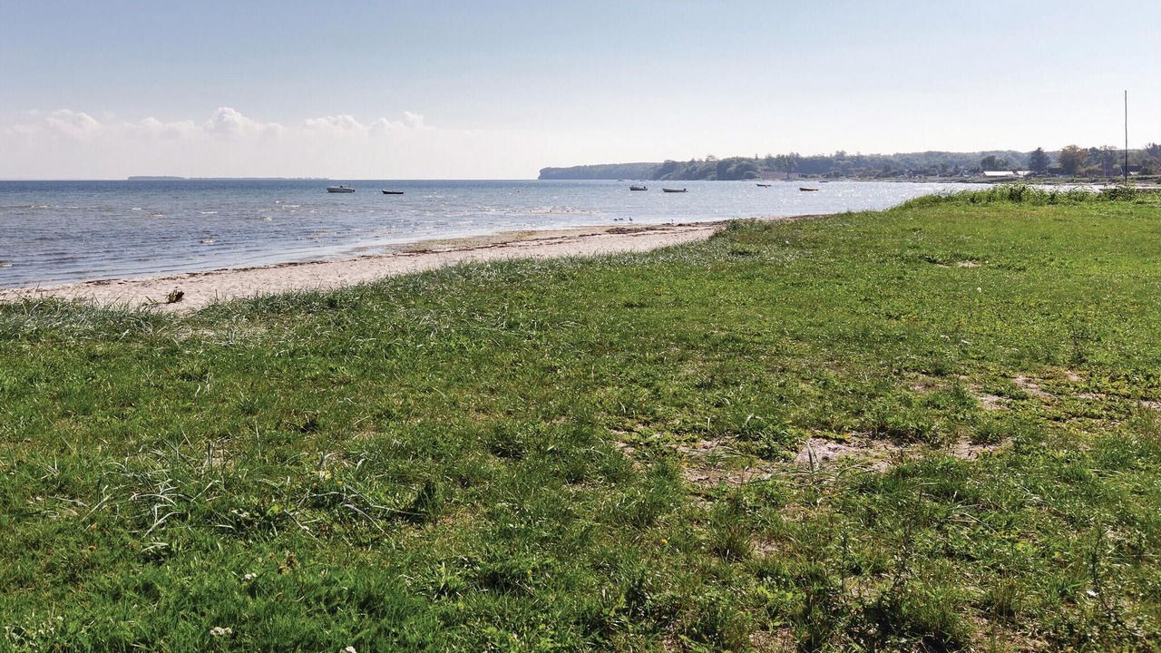 Photo of Others in Bjert