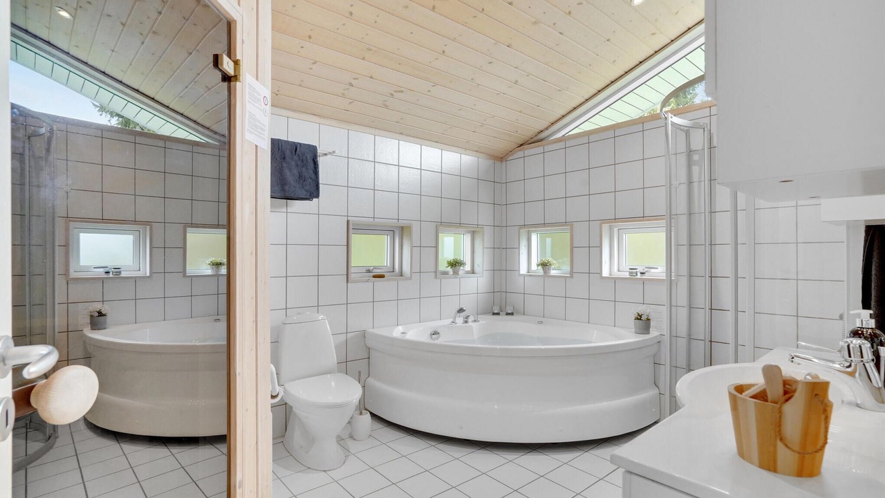 Photo of Bathroom in Bøtø By