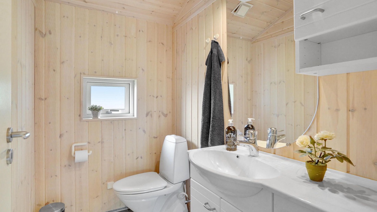 Photo of Bathroom in Bøtø By