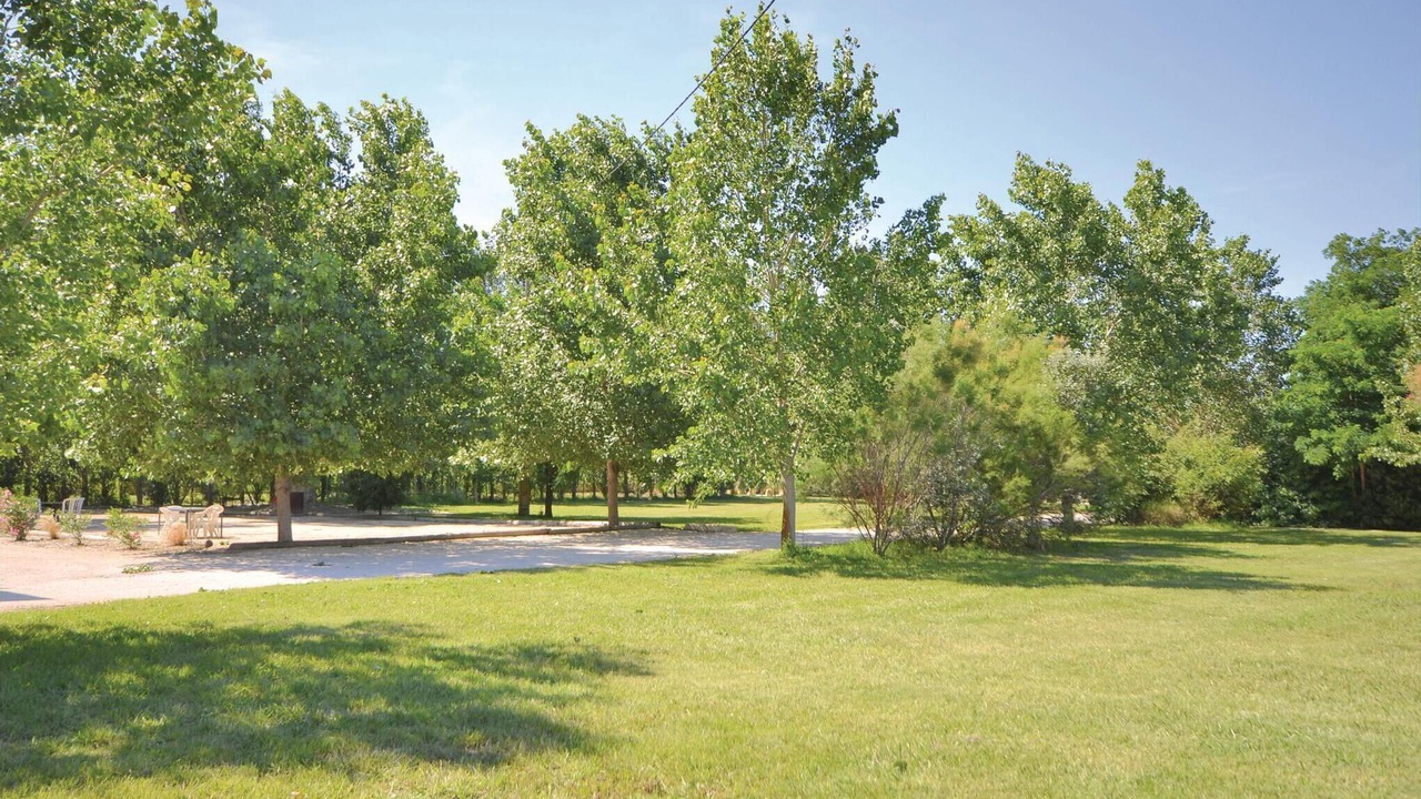 Photo of Others in Le Sambuc