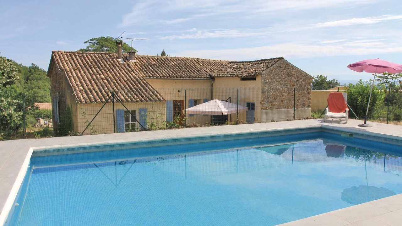 Photo of Outdoor in Saint-Julien-de-Peyrolas