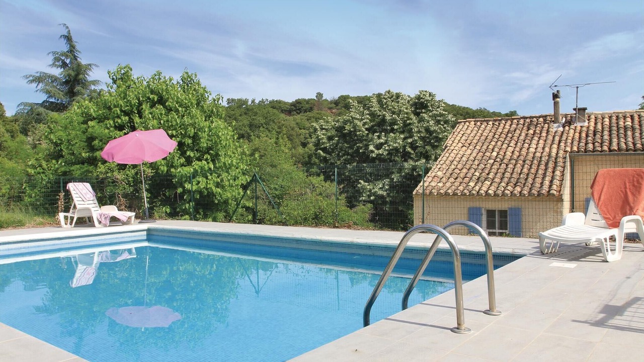 Photo of Outdoor in Saint-Julien-de-Peyrolas