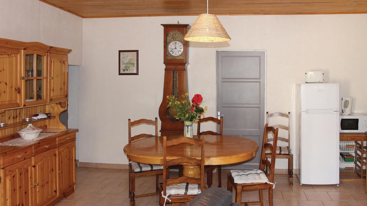 Photo of Bedroom in Saint-Julien-de-Peyrolas