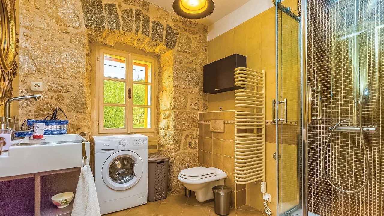 Photo of Bathroom in Garica