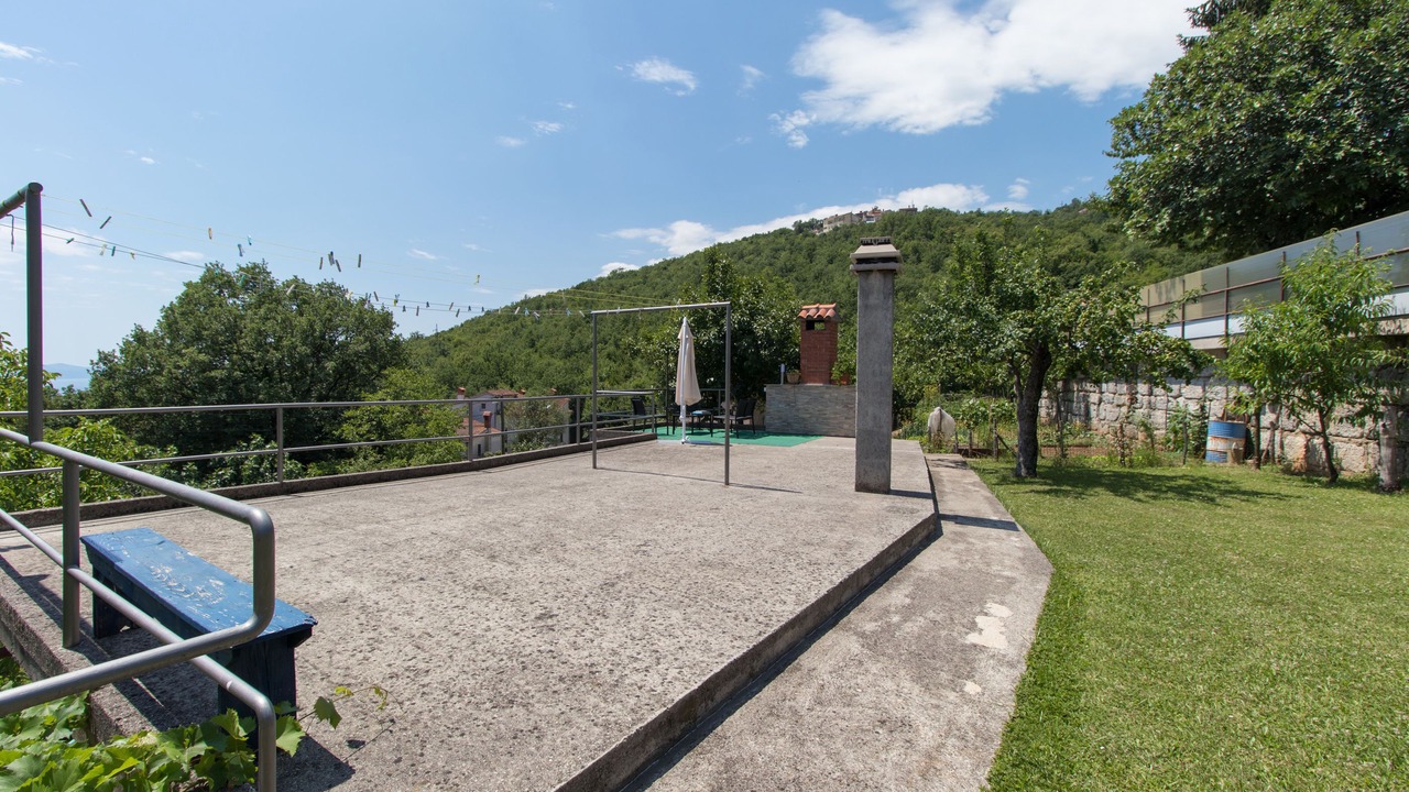 Photo of Outdoor in Pobri