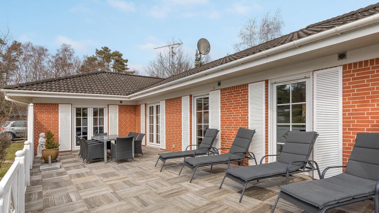 Photo of Others in Ronne