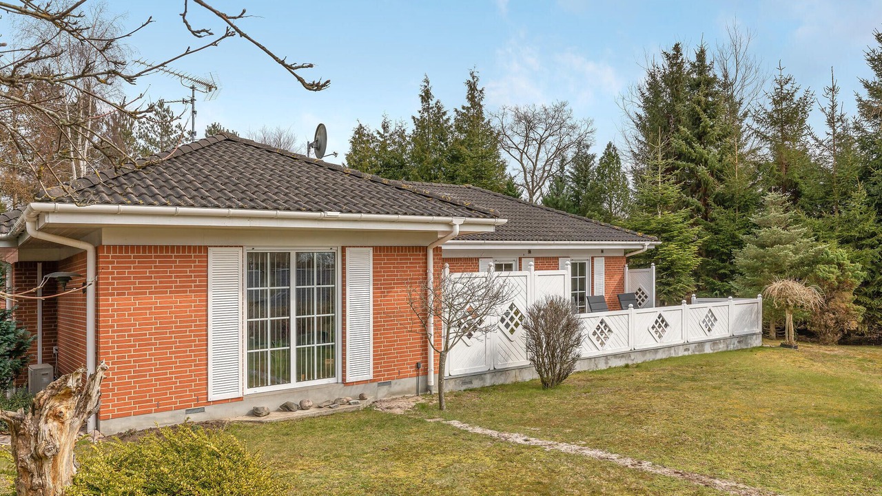 Photo of Others in Ronne