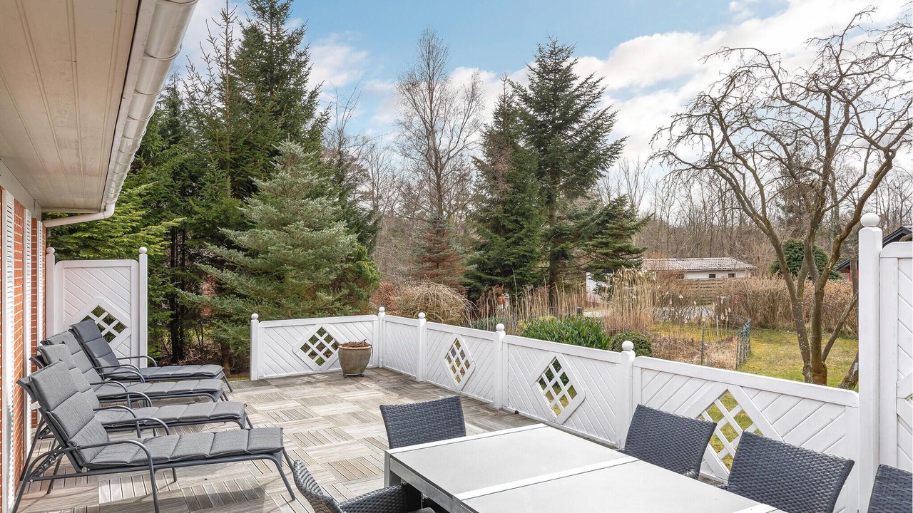 Photo of Others in Ronne