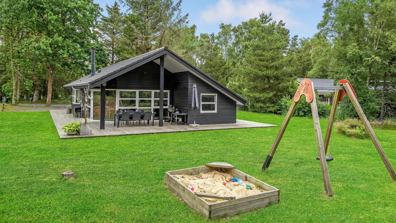 Photo of Others in Ho