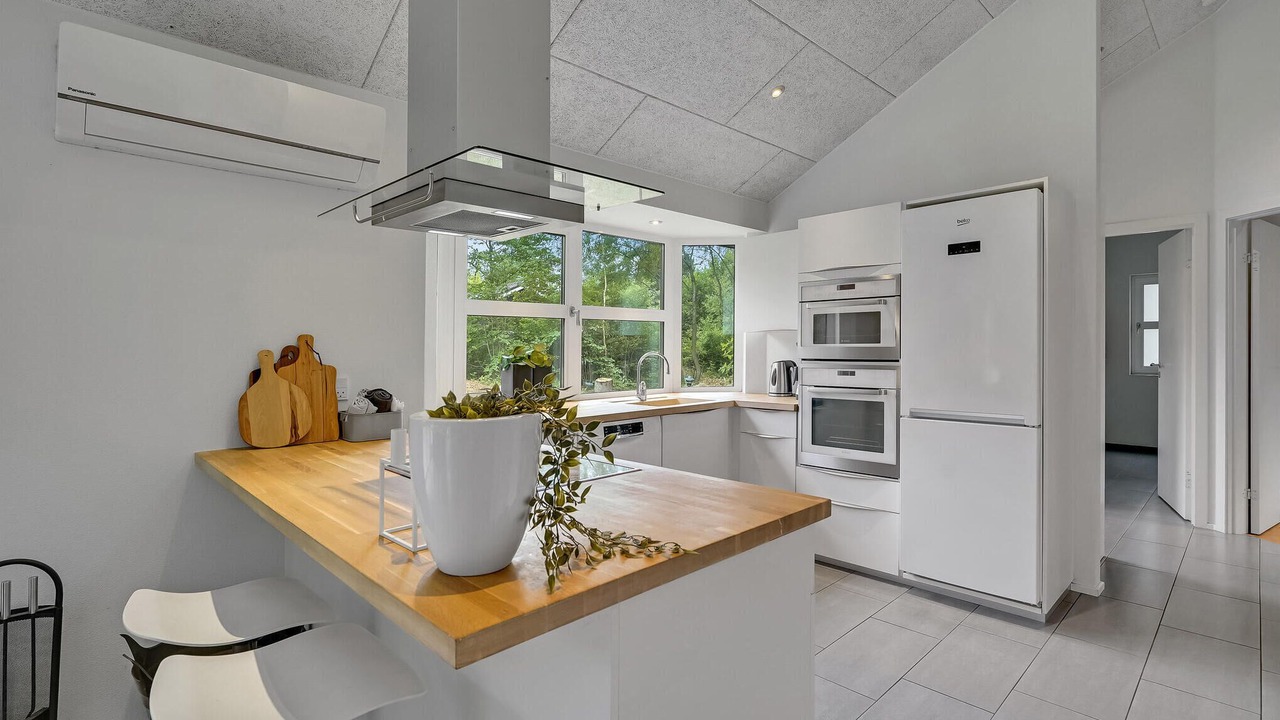 Photo of Others in Ho