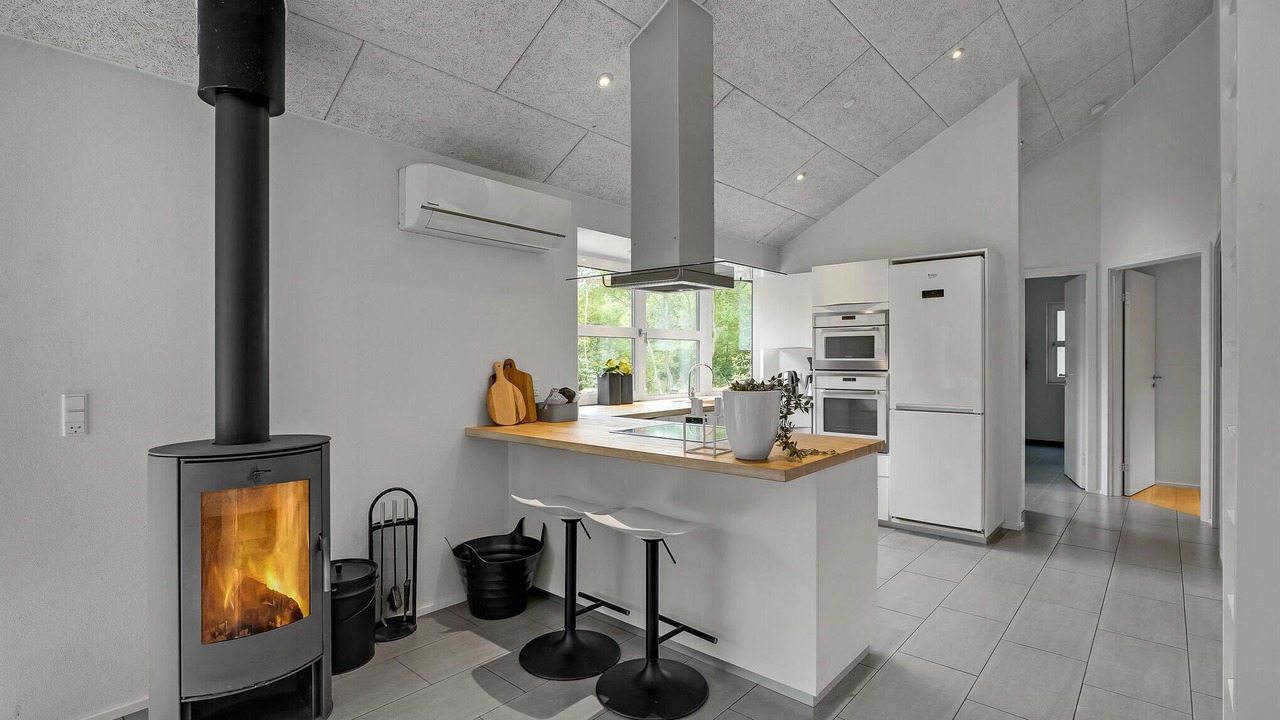 Photo of Others in Ho