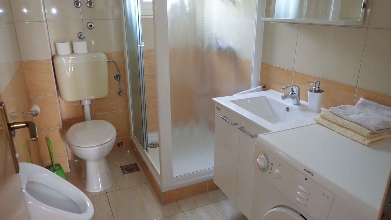 Photo of Bathroom in Seline