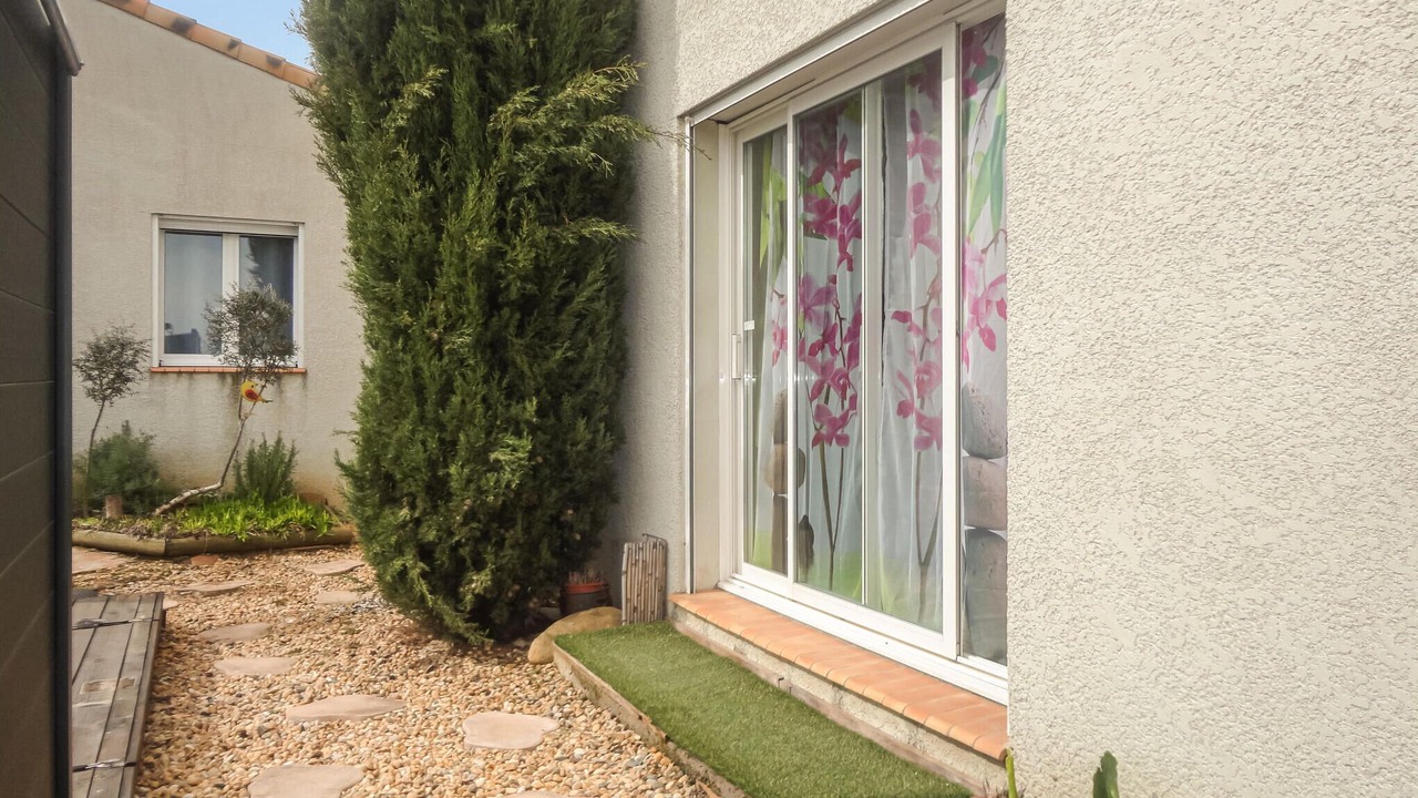 Photo of Others in Servian