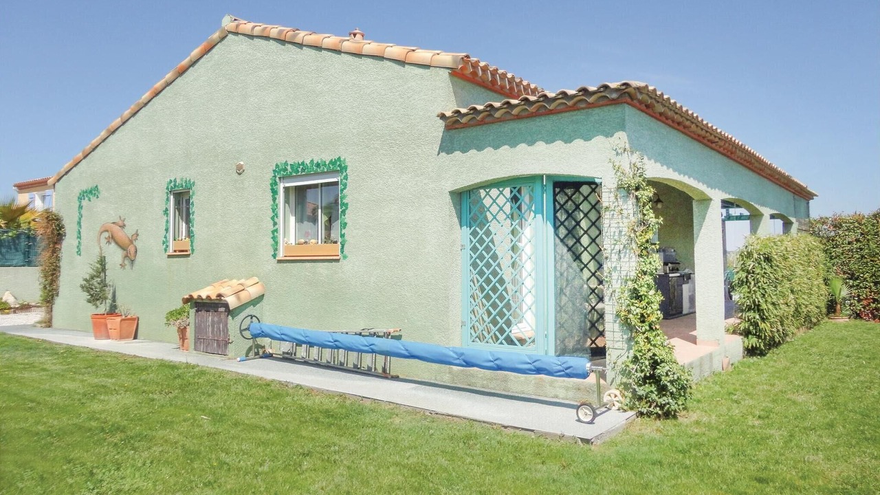 Photo of Others in Servian