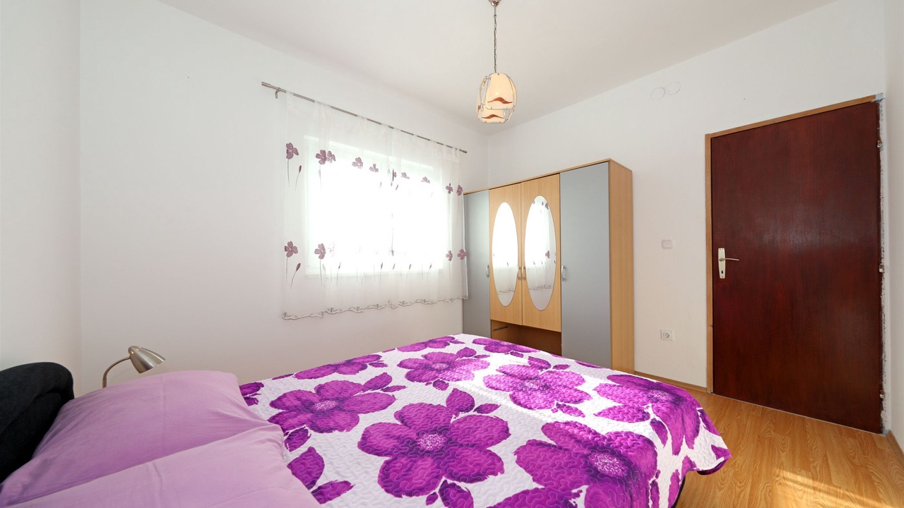 Photo of Bedroom in Tribunj