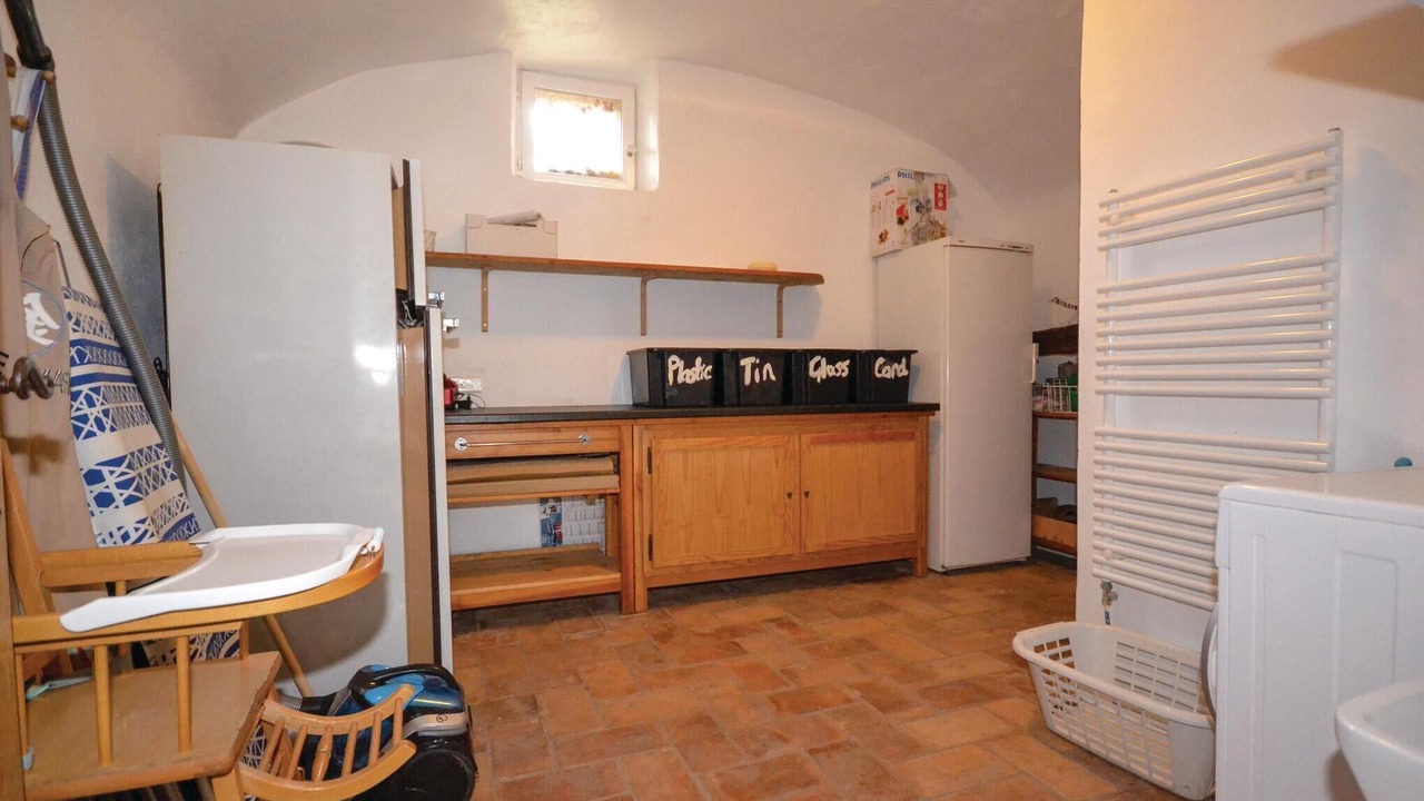 Photo of Others in Roynac