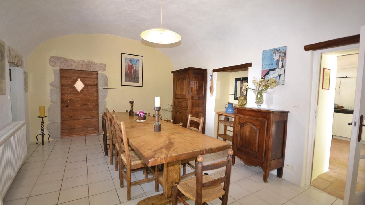 Photo of Others in Roynac