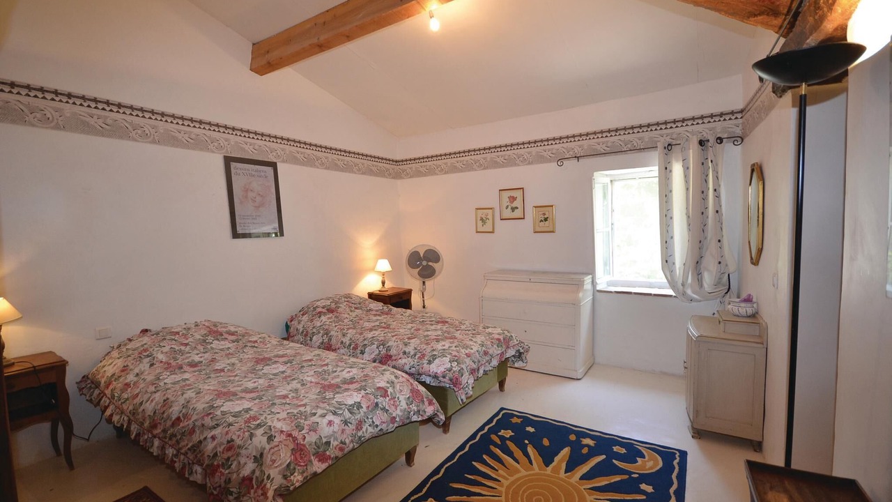 Photo of Others in Roynac