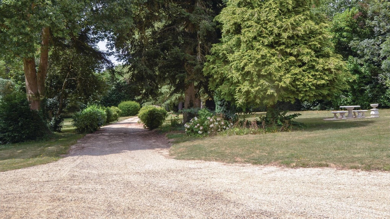 Photo of Others in Bouere