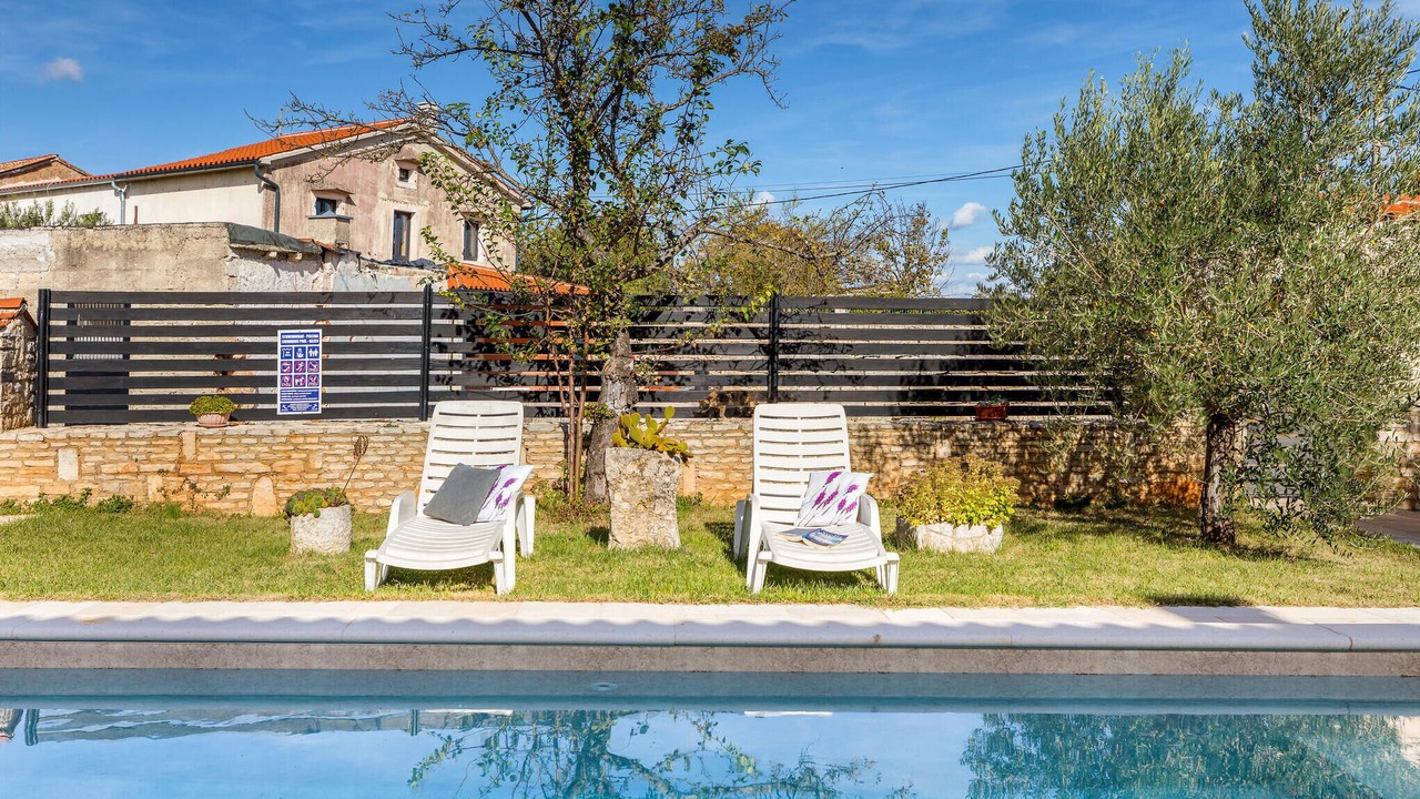 Photo of Outdoor in Gajana