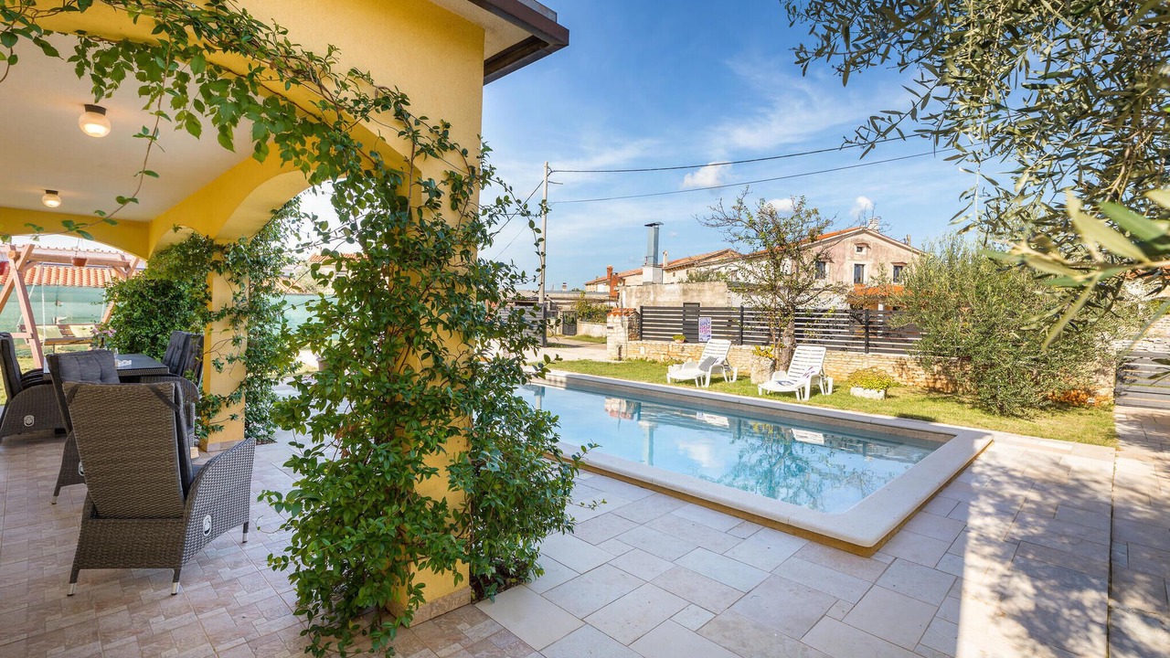 Photo of Outdoor in Gajana