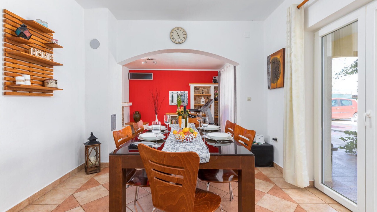 Photo of Bedroom in Gajana