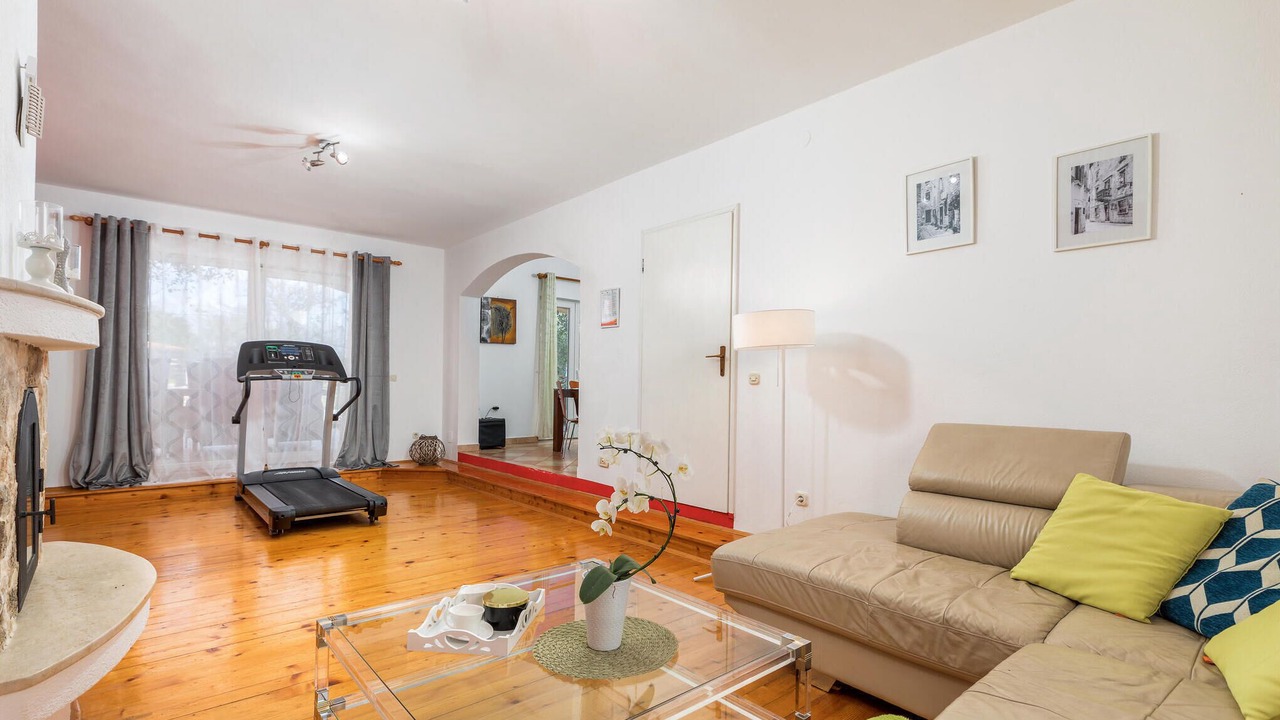 Photo of Bedroom in Gajana