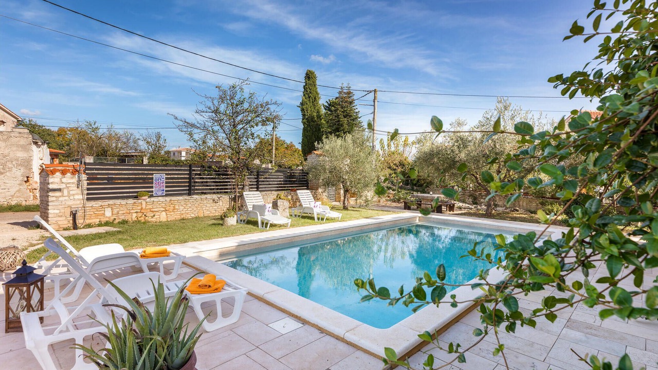Photo of Outdoor in Gajana