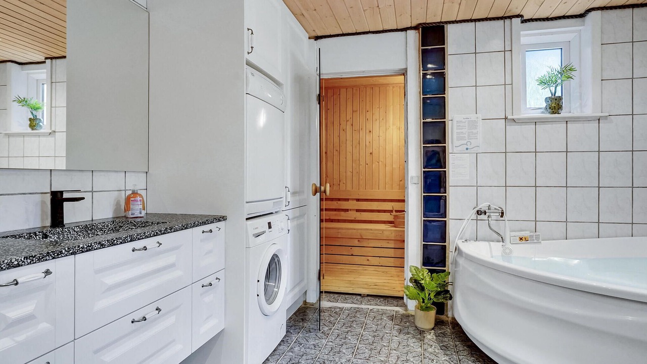 Photo of Bathroom in Jegum