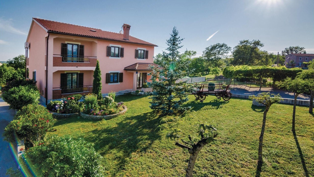 Photo of Outdoor in Vinez