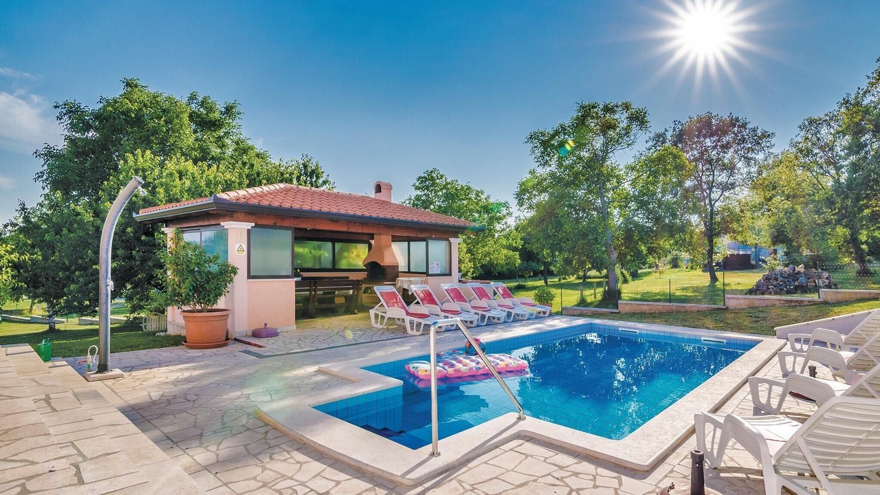 Photo of Outdoor in Vinez