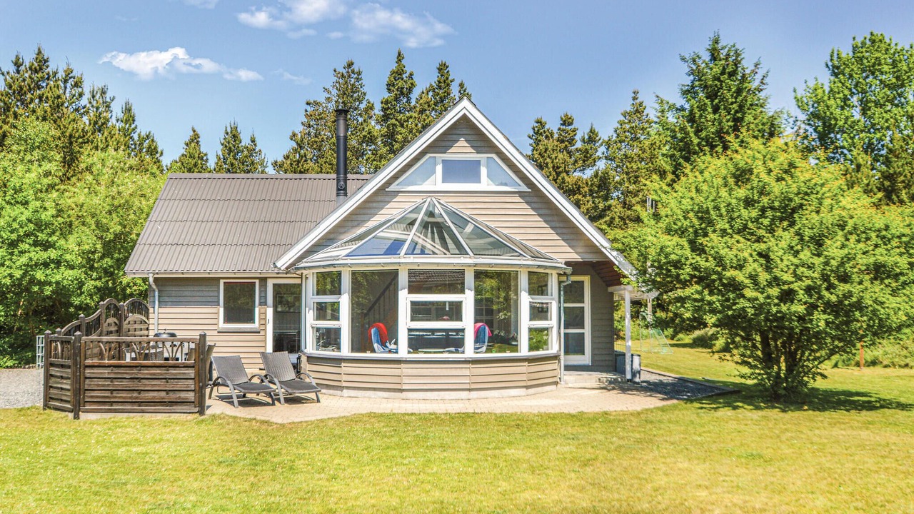 Photo of Others in Ho