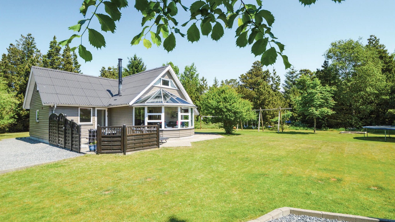 Photo of Others in Ho