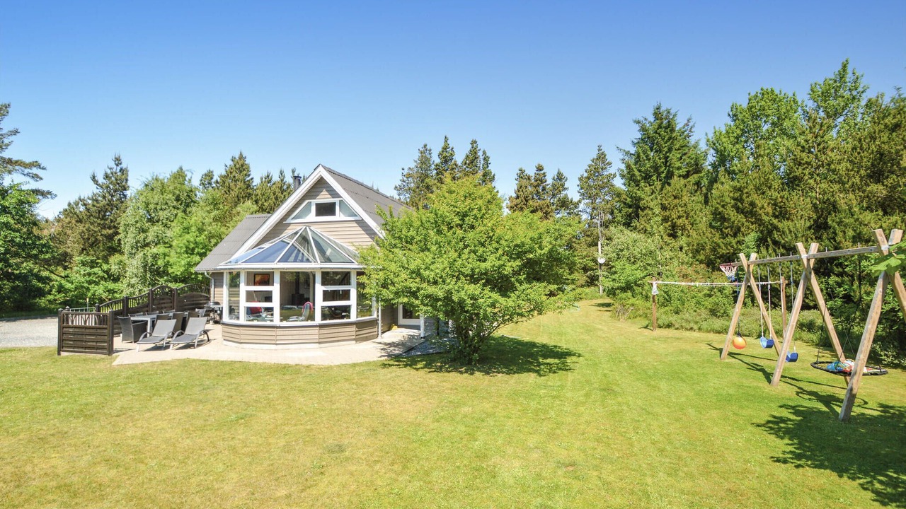 Photo of Others in Ho