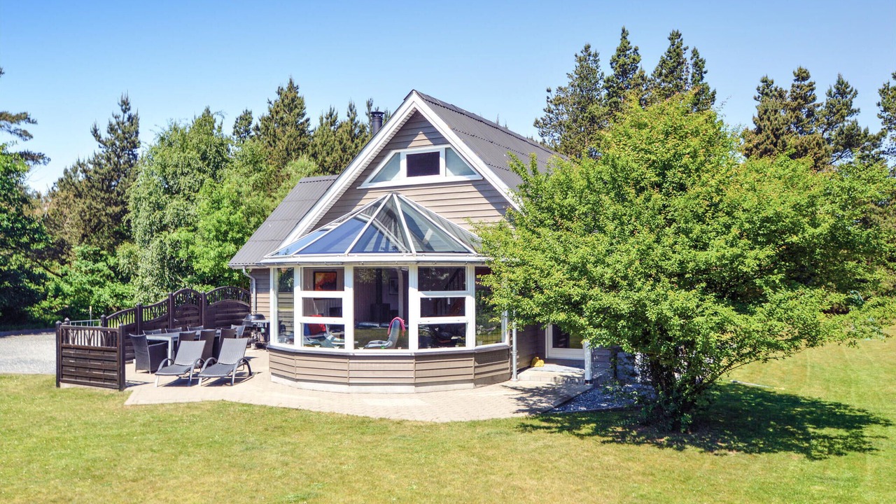 Photo of Others in Ho