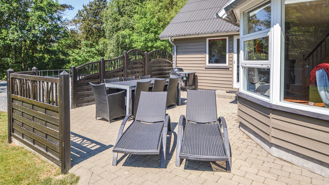 Photo of Others in Ho