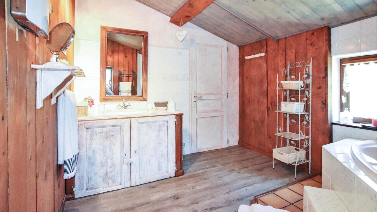 Photo of Bathroom in Vinezac