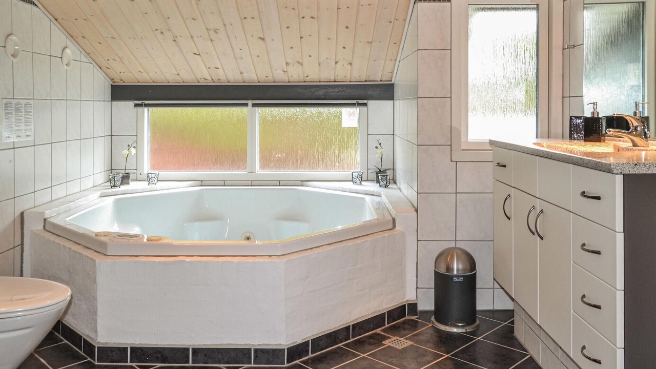 Photo of Bathroom in Jegum
