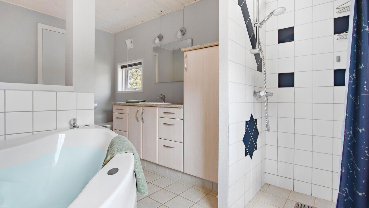 Photo of Bathroom in Aalbaek