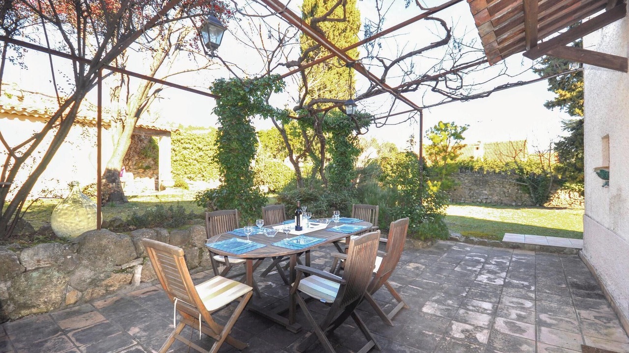 Photo of Others in Cabris