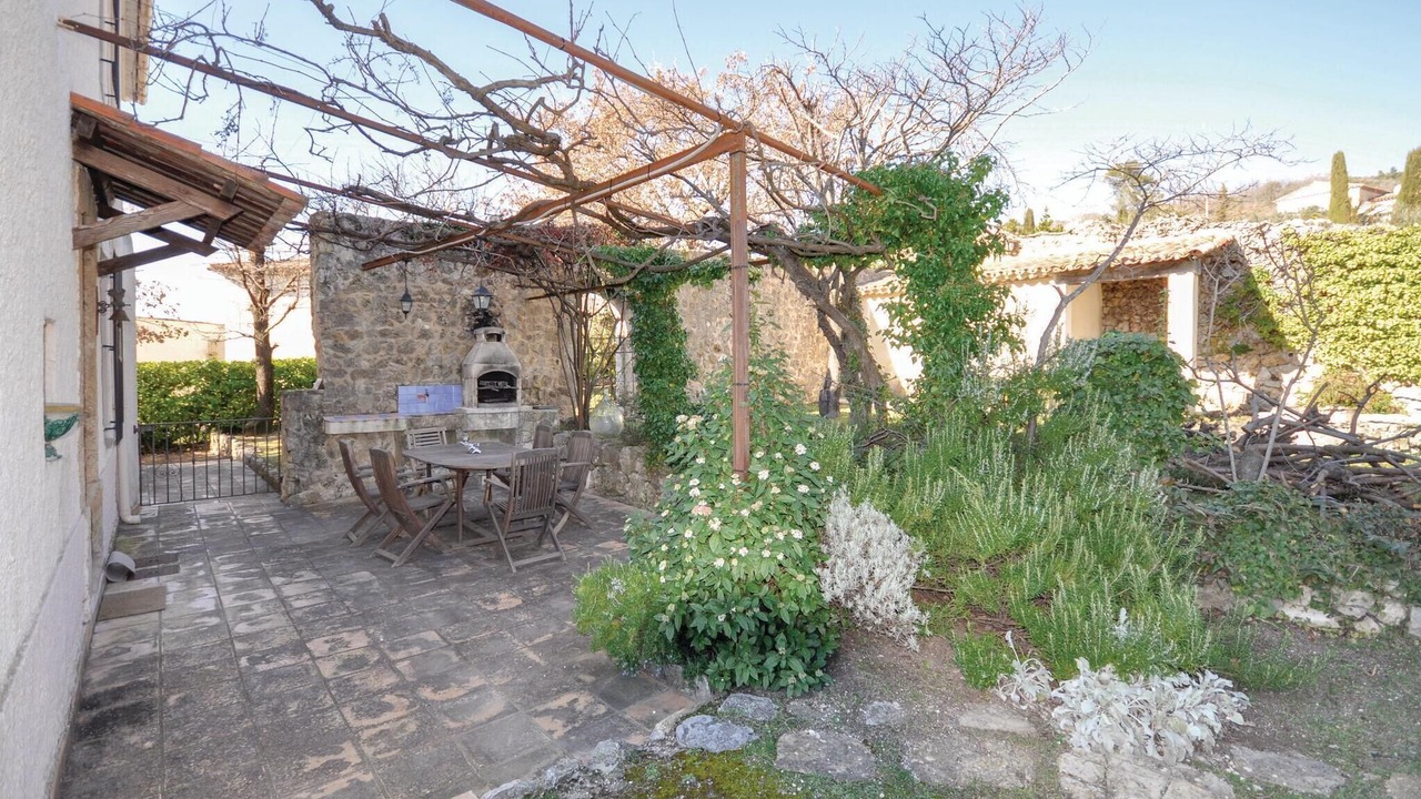 Photo of Others in Cabris