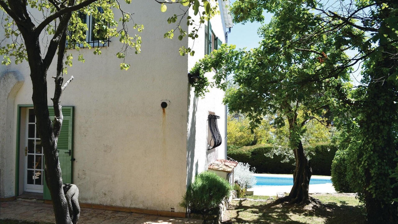 Photo of Others in Cabris