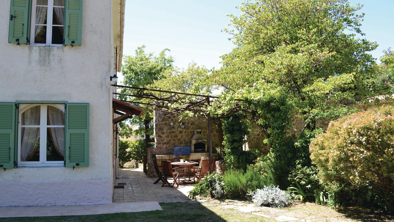 Photo of Others in Cabris