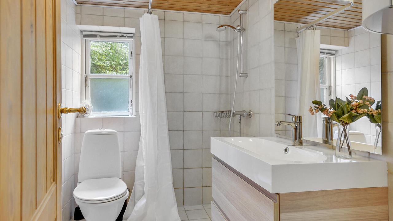 Photo of Bathroom in Holloselund
