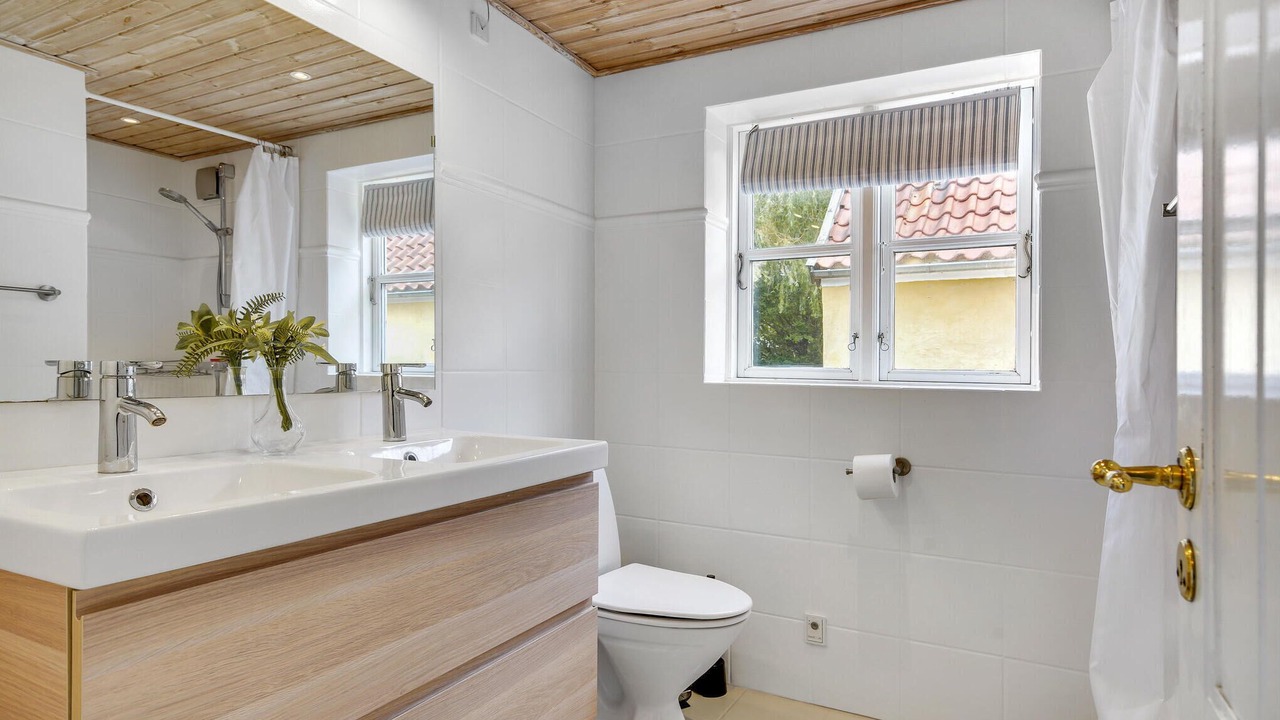 Photo of Bathroom in Holloselund