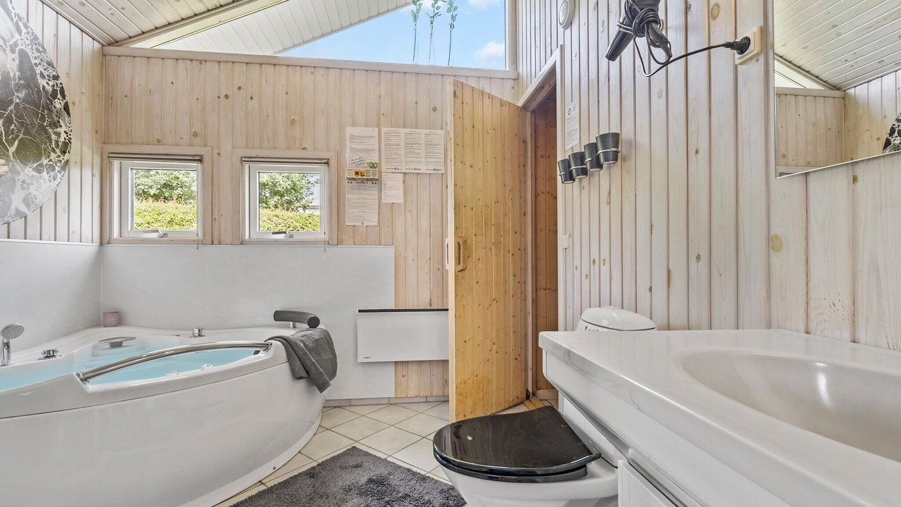 Photo of Bathroom in Hejlsminde Strand